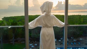Junior Suite | In-room safe, blackout curtains, iron/ironing board, free WiFi