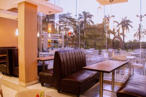 Breakfast, lunch and dinner served - Tanga Beach Resort & Spa (Tanga)