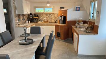 Appartamento, 3 camere da letto | Cucina privata | Frigorifero, forno, piano cottura, macchina per tè/caffè