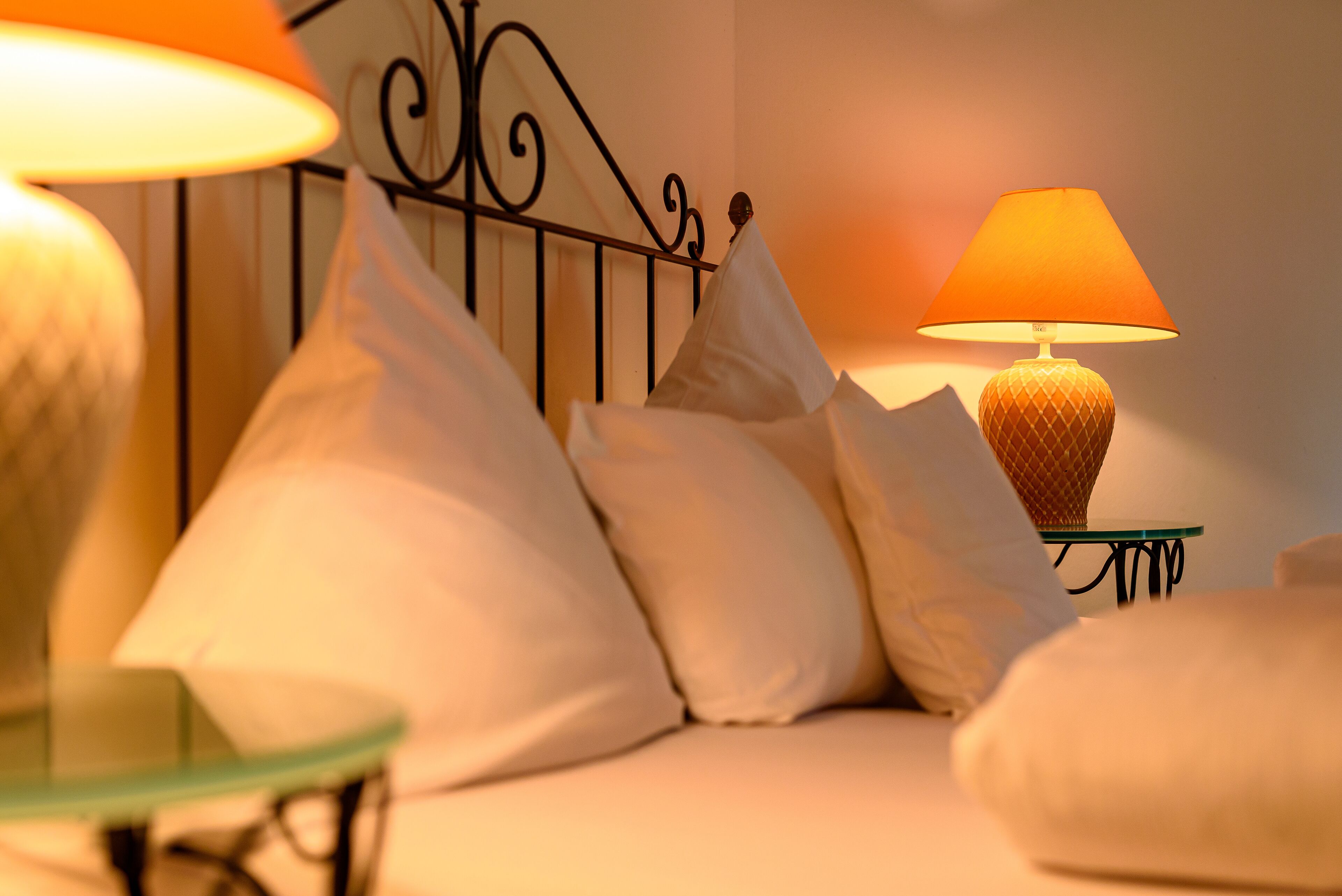 hypo-allergenic bedding, in-room safe, desk, laptop workspace