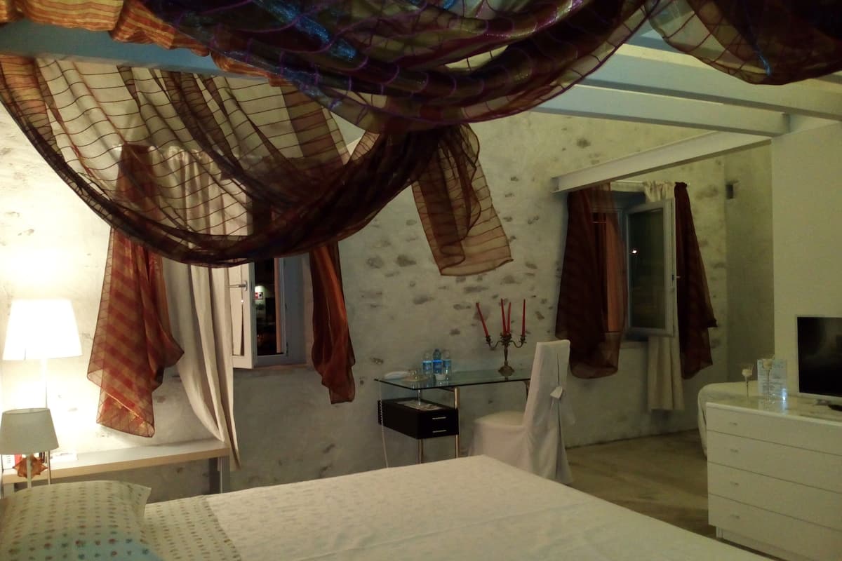 Egyptian cotton sheets, premium bedding, desk, soundproofing