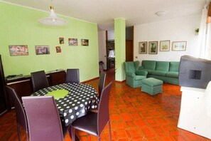 Living room - Rainbow House (Esino Lario)