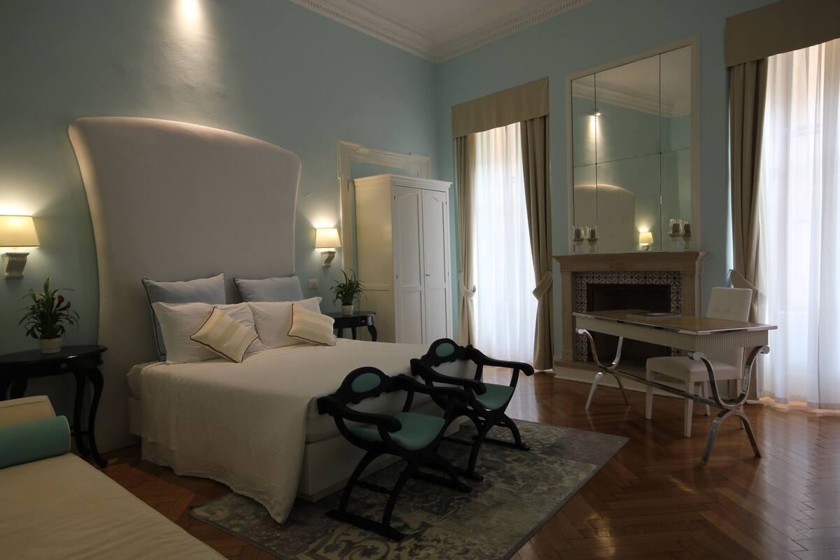 Minibar, in-room safe, cots/infant beds, free WiFi