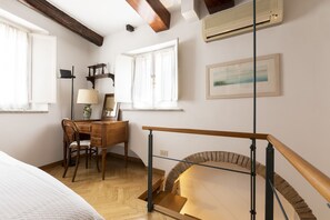 Apartment | 1 Schlafzimmer, laptopgeeigneter Arbeitsplatz, Bügeleisen/Bügelbrett