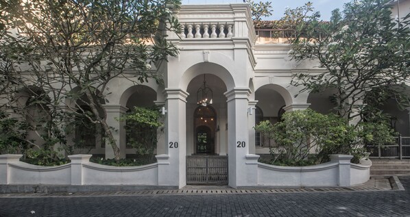 Property entrance - 20 Middle Street (Galle)