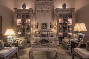 Premium Villa, 4 Bedrooms | Living area