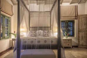 4 bedrooms, in-room safe, desk, iron/ironing board
