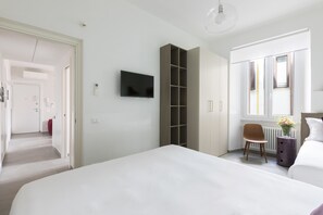 3 bedrooms, in-room safe, desk, laptop workspace - ROMAC - Villa Borghese (Rome)