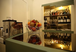 Bar (trong khuôn viên)