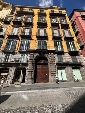 Front of property - La Bella Napoli B&B (Naples)