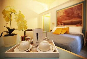 Basic Quadruple Room | Premium bedding, minibar, in-room safe, desk - La Bella Napoli B&B (Naples)