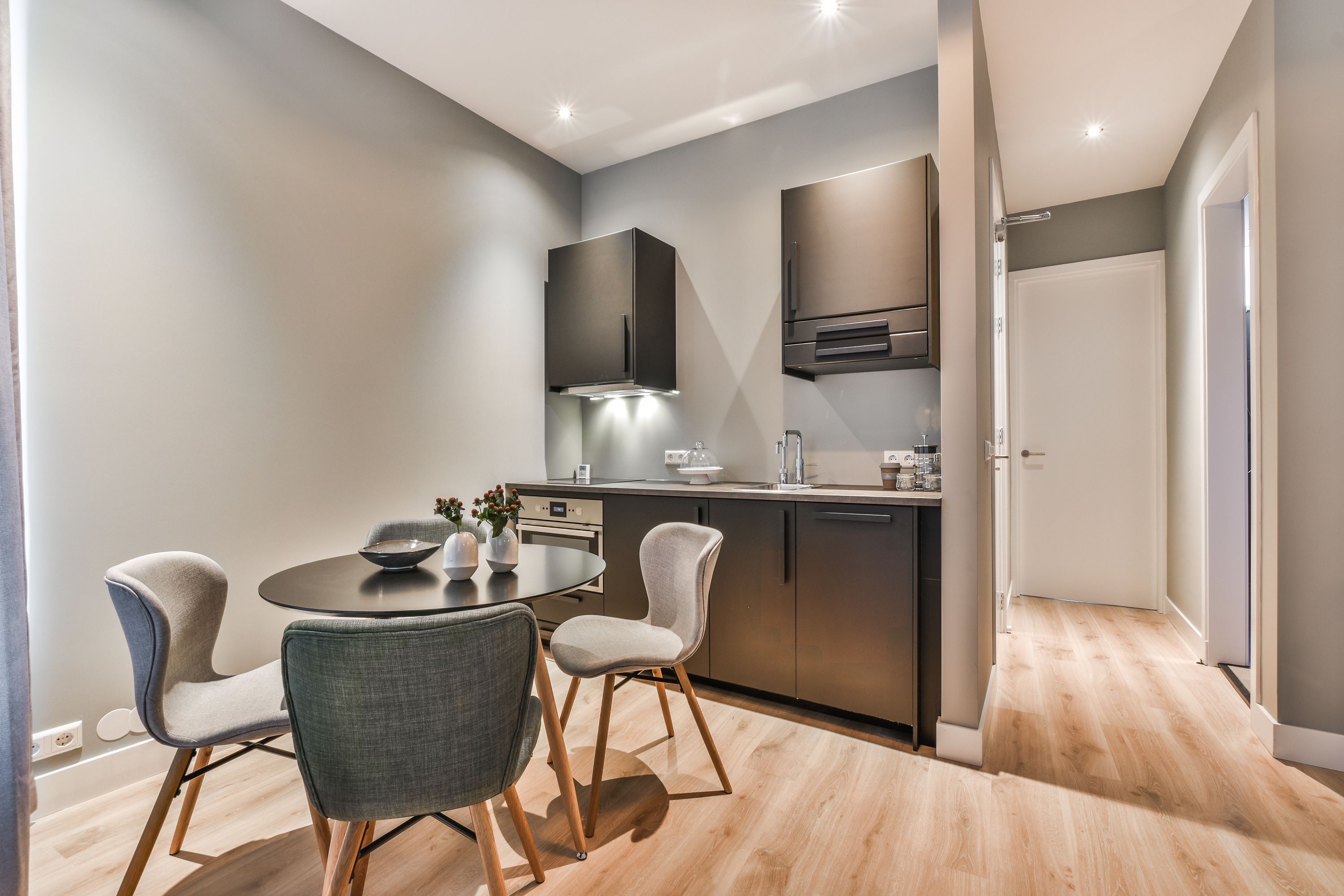 deluxe suite, 1 bedroom | in-room dining