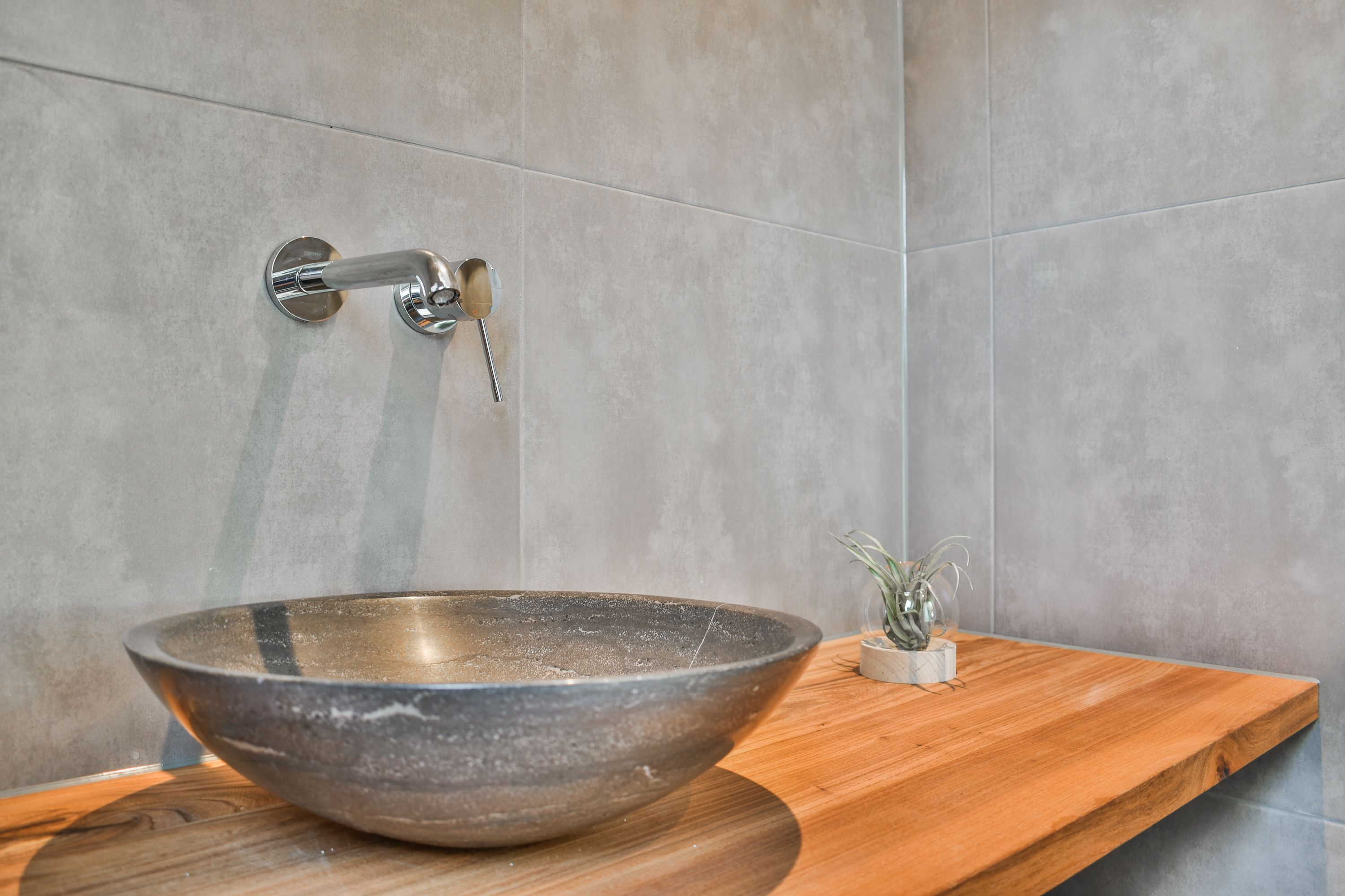 deluxe suite, balcony | bathroom | separate bathtub and shower, deep-soaking bathtub, designer toiletries