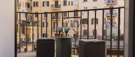 Apartment, 5 Bedrooms | Balcony