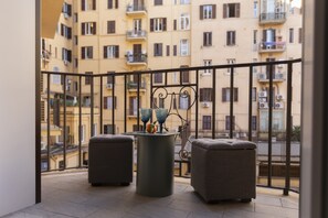 Departamento, 5 habitaciones | Balcón