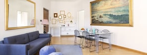Apartment, 3 Schlafzimmer | Wohnzimmer