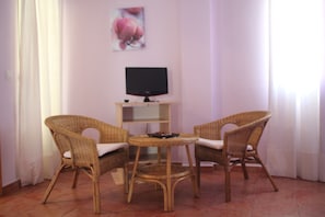 Double Room | Soundproofing, free WiFi, bed sheets