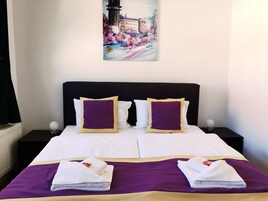 Quarto casal, 1 cama King, para não fumantes, suíte | Quartos à prova de som, berços (sobretaxa)