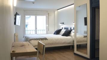 Standaard kamer, 1 twee- of 2 eenpersoonsbedden | Luxe beddengoed, donzen dekbedden, bedden met traagschuimmatras