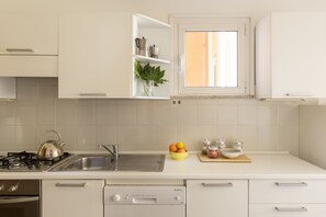 Apartment, 3 Bedrooms | Private kitchen