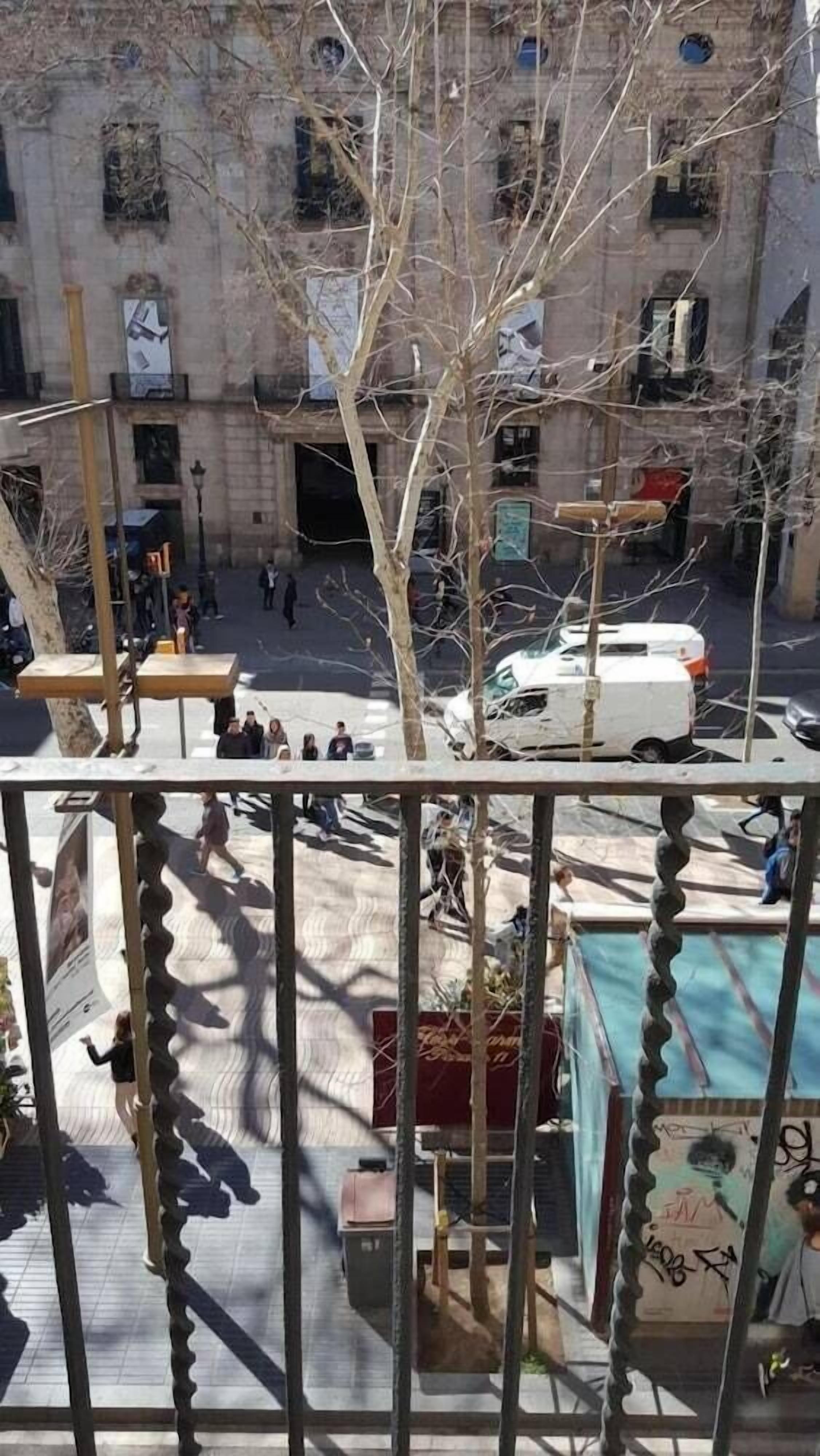 Photo - Ella Hostel Boqueria