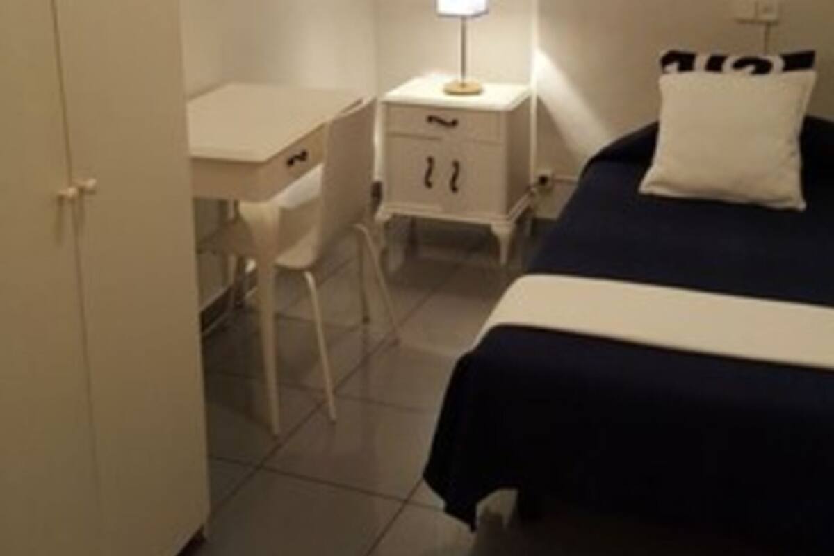 Single Room, 1 Twin Bed, Shared Bathroom | In-room safe, WiFi (free), bed sheets