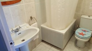 Single Room, 1 Single Bed, Private Bathroom | Bathroom - Hostal Parisien (Barcelona)