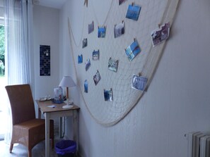 Habitación doble, vista al jardín, planta baja | Ropa de cama de alta calidad y decoración personalizada 