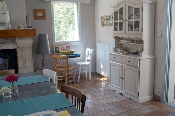 Café da manhã com pratos da culinária local grátis todos os dias