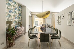 Apartment, 5 Schlafzimmer, Terrasse, Annex | Esszimmer