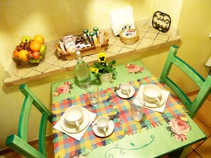 In-room dining - Agriturismo Valle degli Arci (Castel Madama)