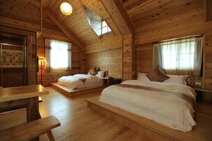 古堡館四人套房 (302) | 書桌、隔音、折疊床/加床、免費無線上網