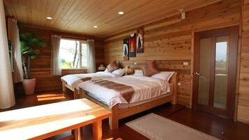 Desk, soundproofing, rollaway beds, free WiFi