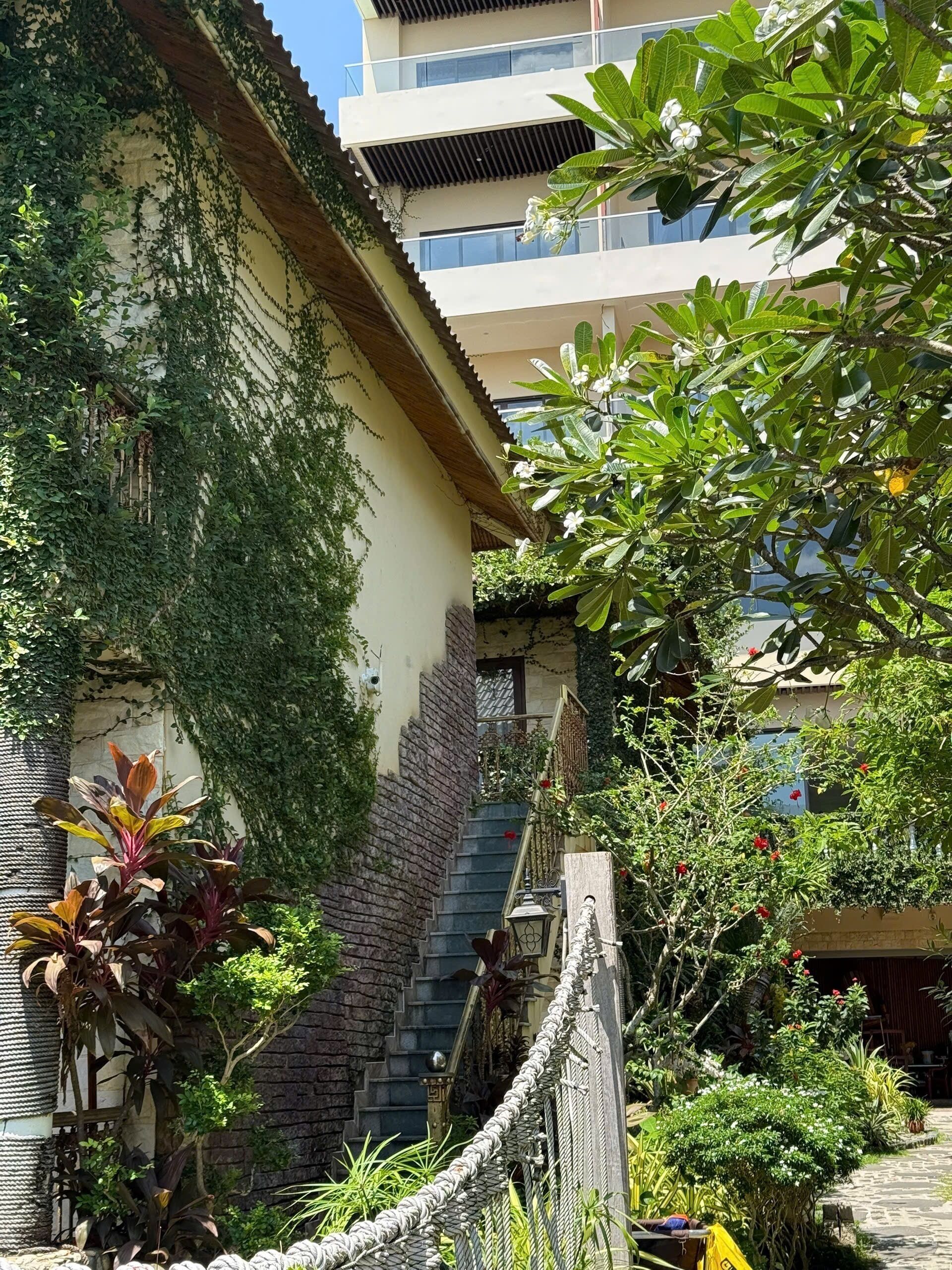 Photo - Coral Bay Resort