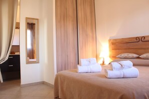 Family Villa, 3 Bedrooms | 3 bedrooms, premium bedding, pillow-top beds, in-room safe - Résidence Cala Corsa (Lecci)