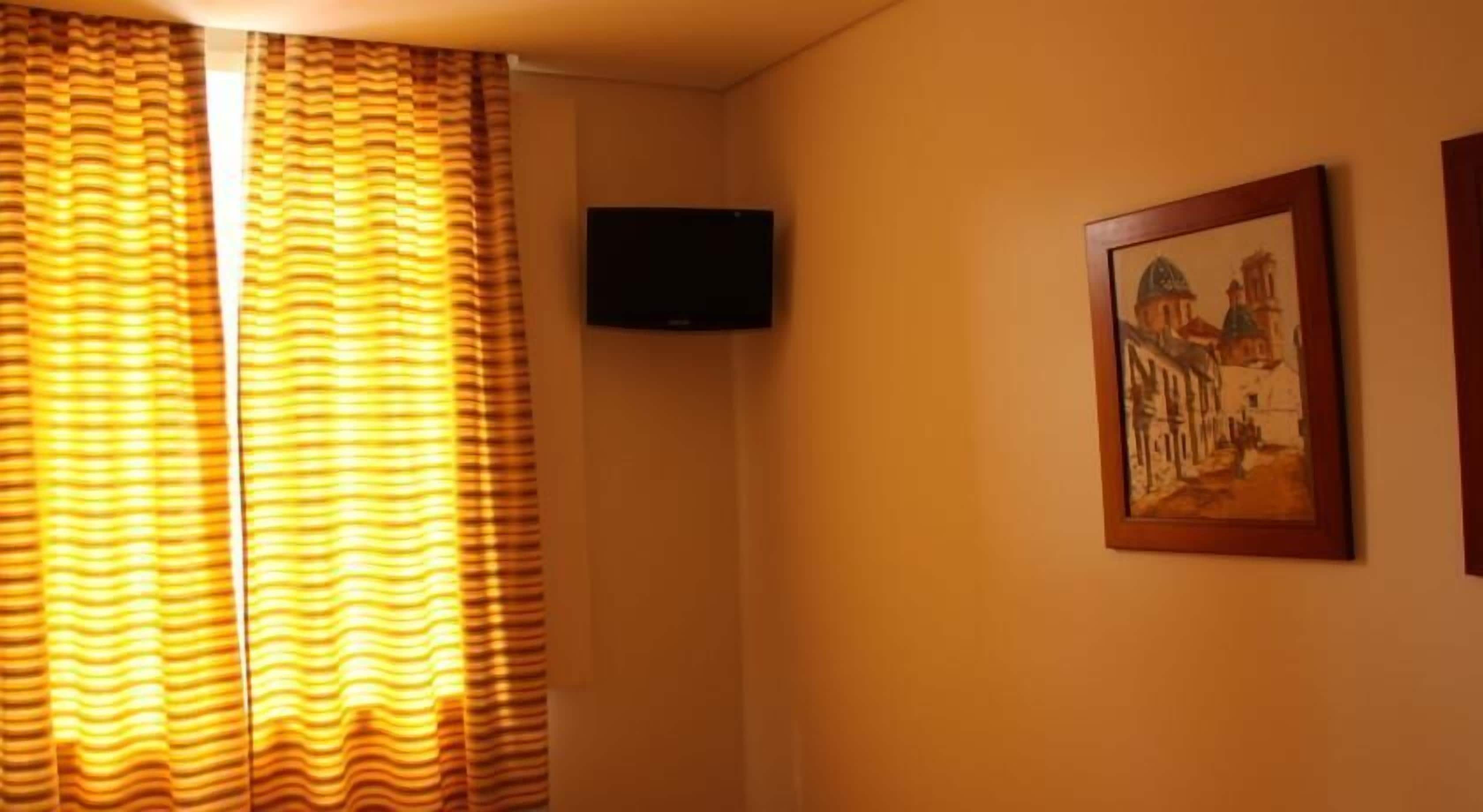 Desk, blackout drapes, soundproofing, cribs (free)