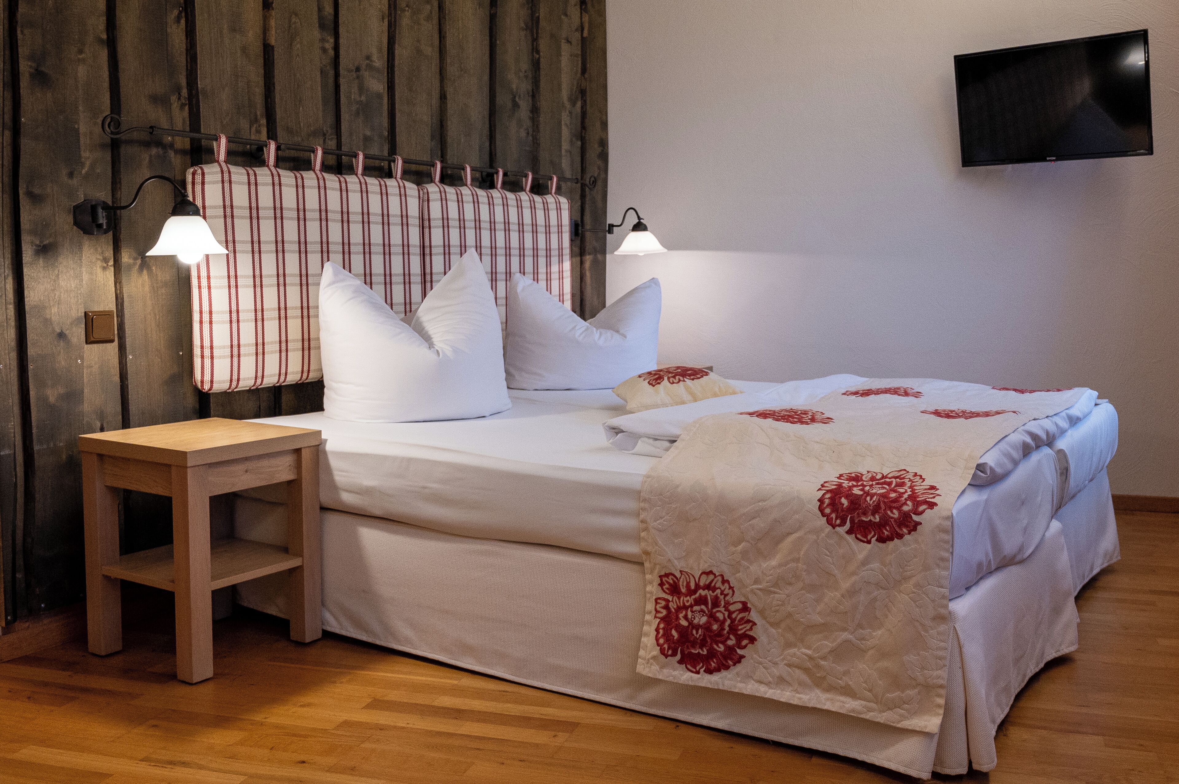 in-room safe, individually decorated, individually furnished, desk