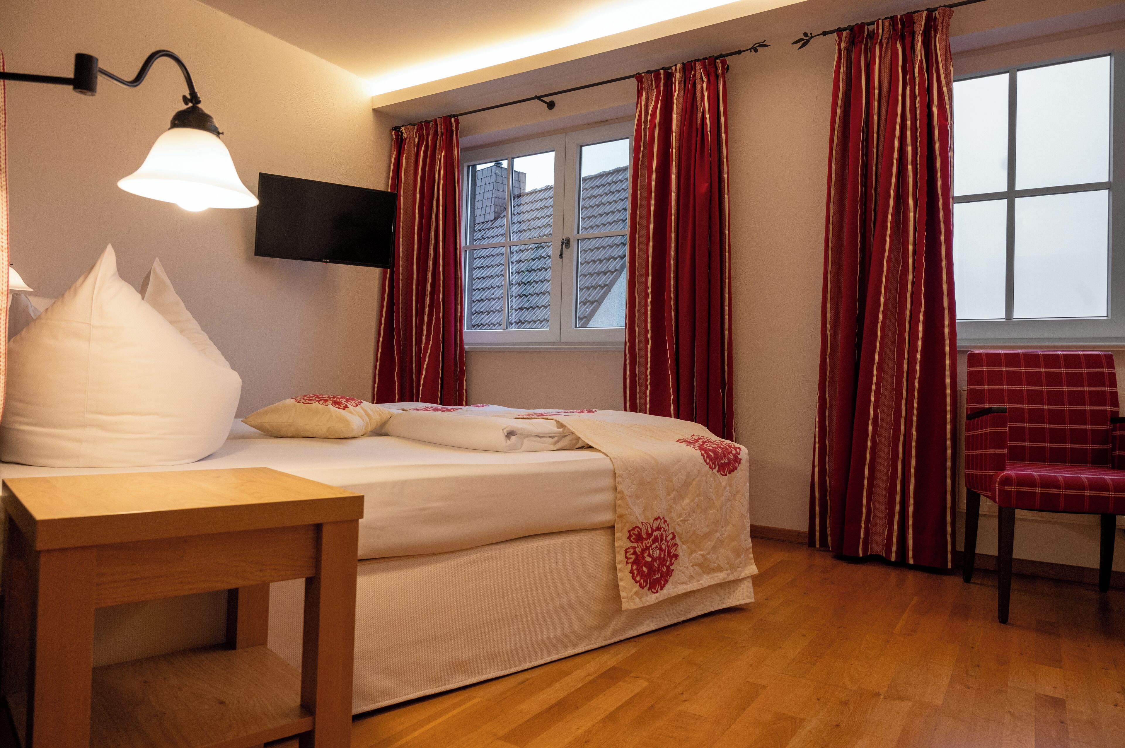 in-room safe, individually decorated, individually furnished, desk