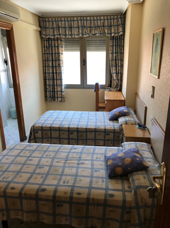 Lits bébé (gratuits), lits pliants/supplémentaires, Wi-Fi gratuit