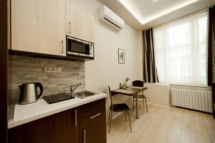 Fridge, microwave, stovetop, electric kettle