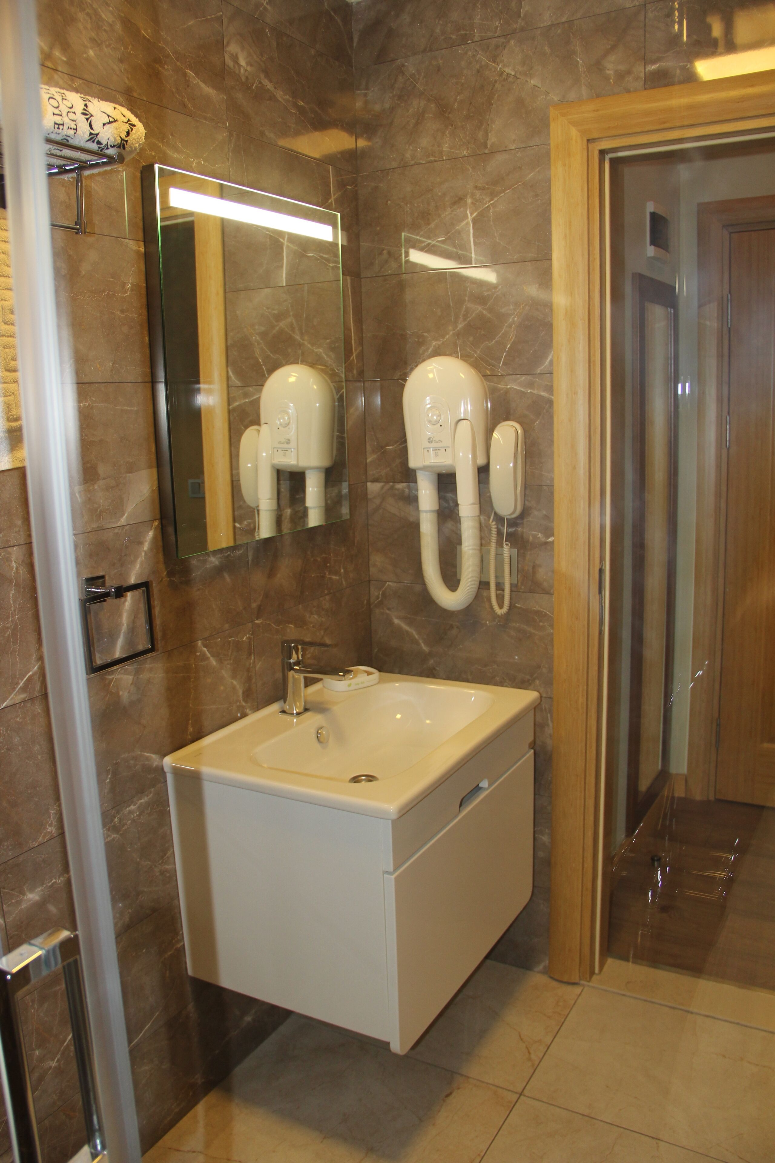 shower, free toiletries, hair dryer, slippers