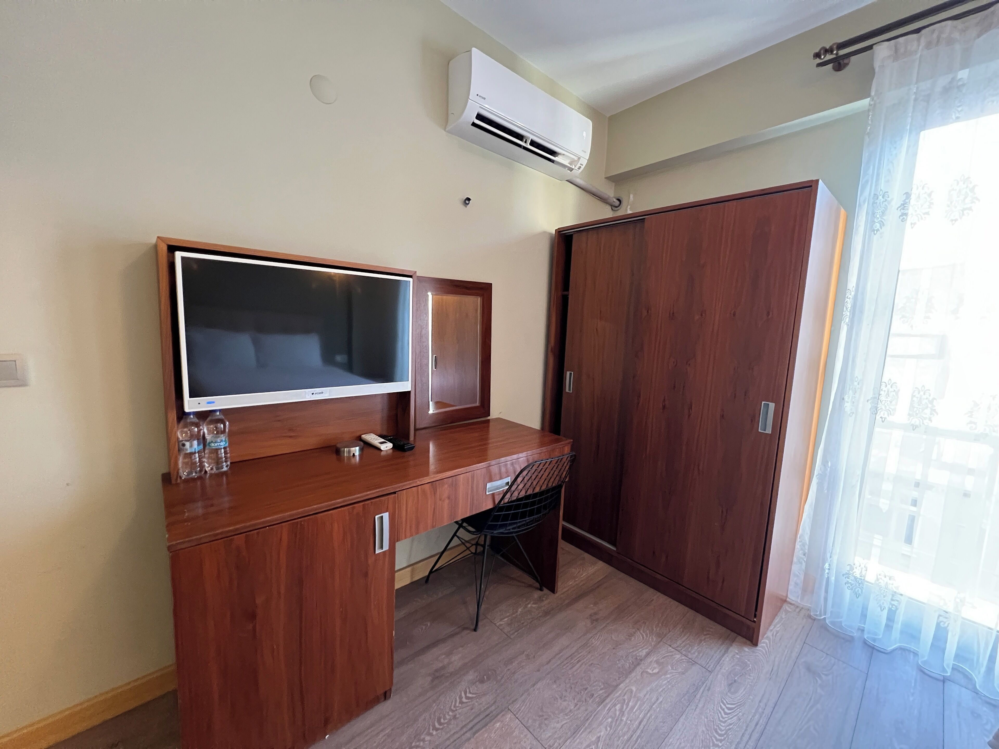 standard double room | 1 bedroom, in-room safe, soundproofing, free cots/infant beds