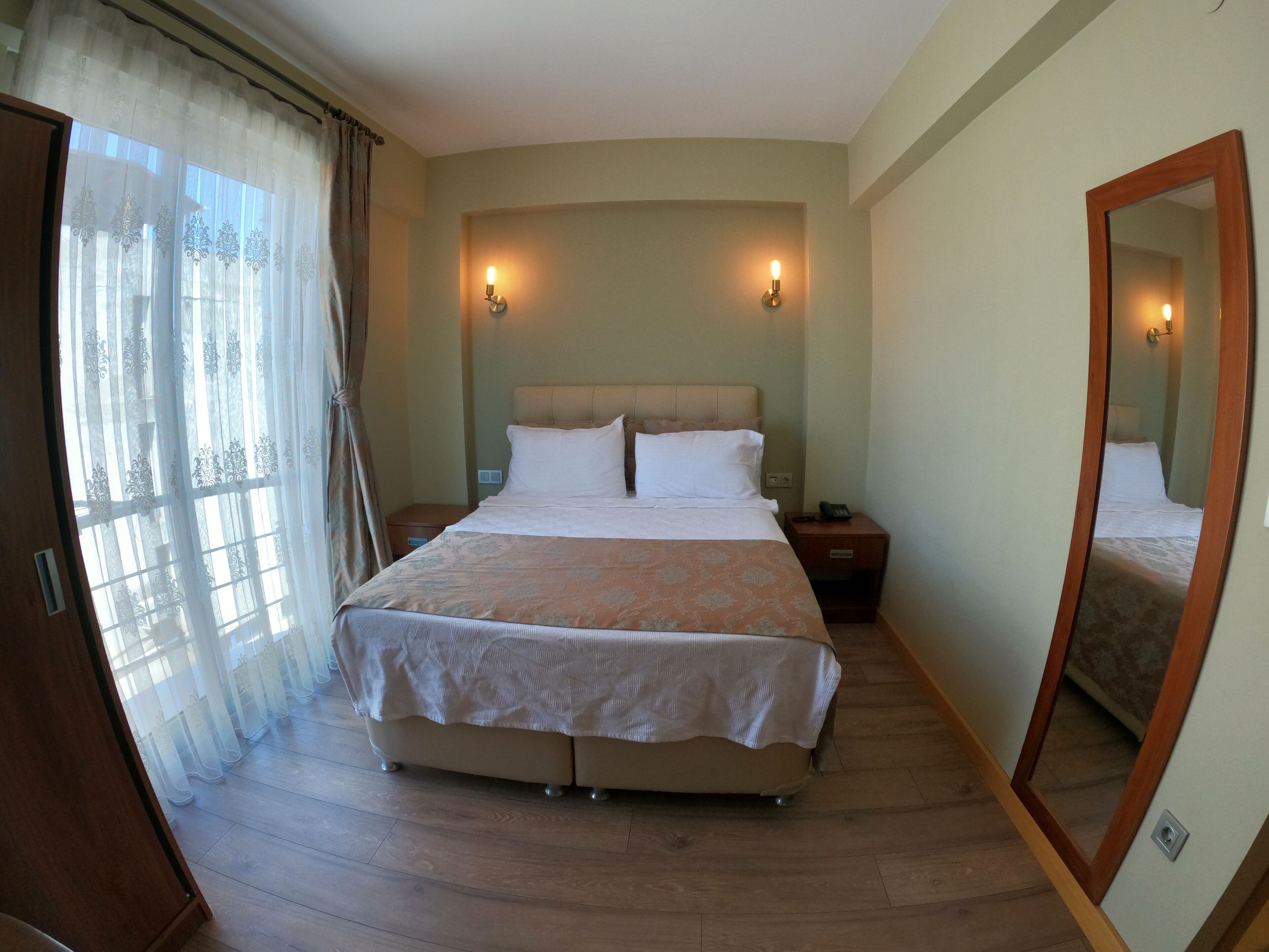 standard double room | 1 bedroom, in-room safe, soundproofing, free cots/infant beds