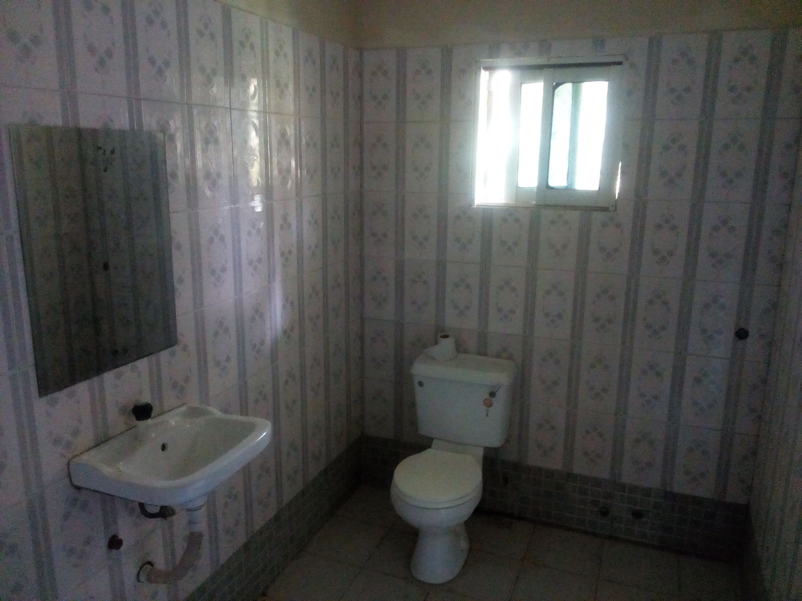 Doppel- oder Zweibettzimmer | Badezimmer | Dusche, Haartrockner, Handtücher