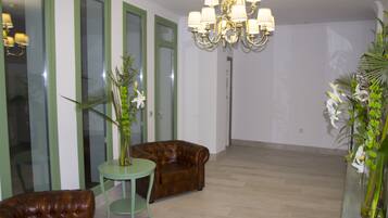 Zona de estar del vestíbulo