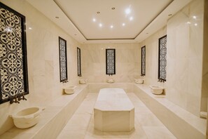 Public bath - Royal Comfort Hotel (Arakli)
