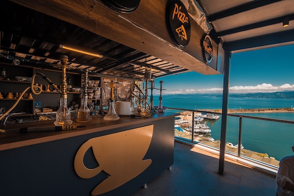 Breakfast, lunch and dinner served - Royal Comfort Hotel (Arakli)