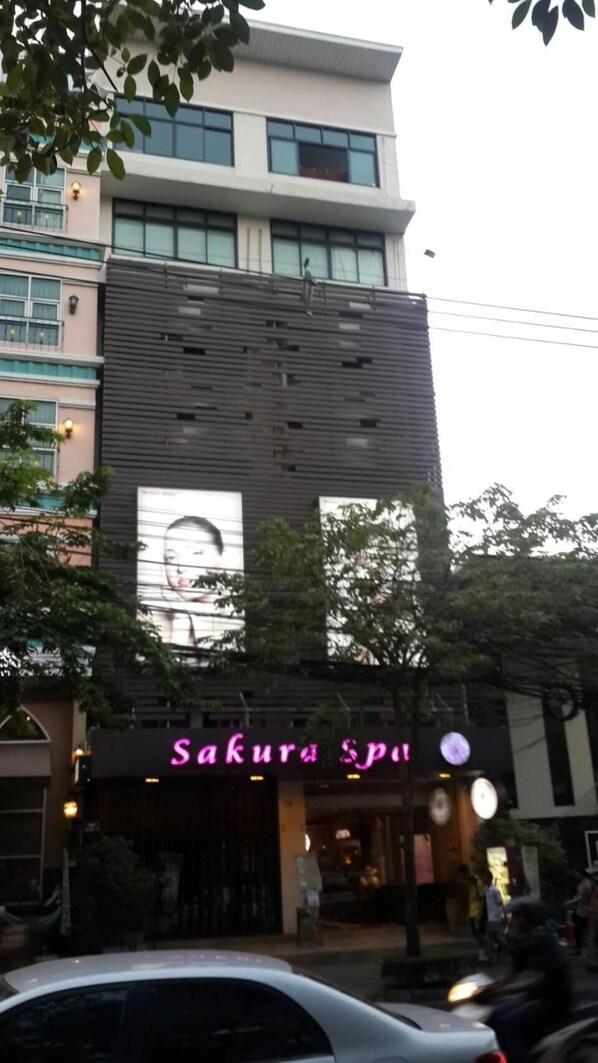 Exterior - De Sky Sukhumvit Ekkamai (Bangkok)