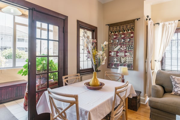 Duplex, 3 Bedrooms | In-room dining