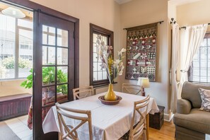 Duplex, 3 Bedrooms | In-room dining